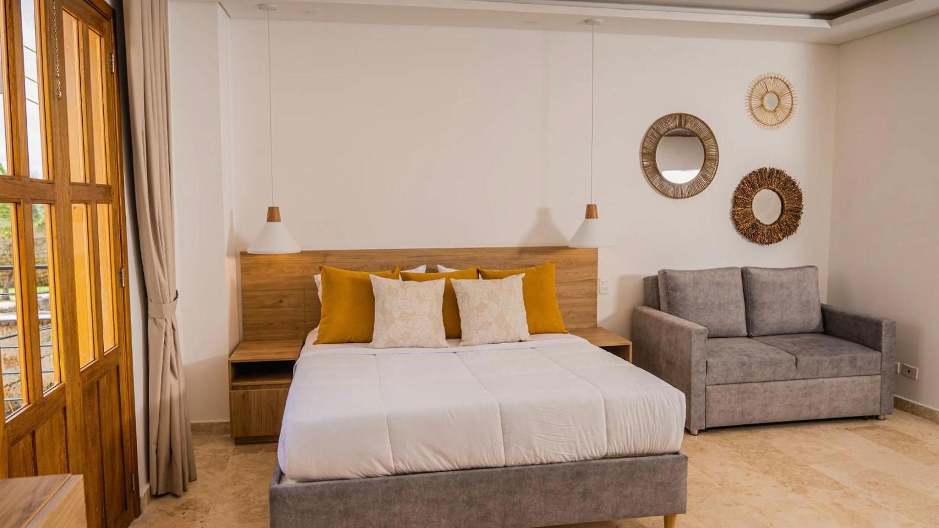 Del Mar Apartahotel
