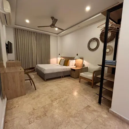 Del Mar Apartahotel